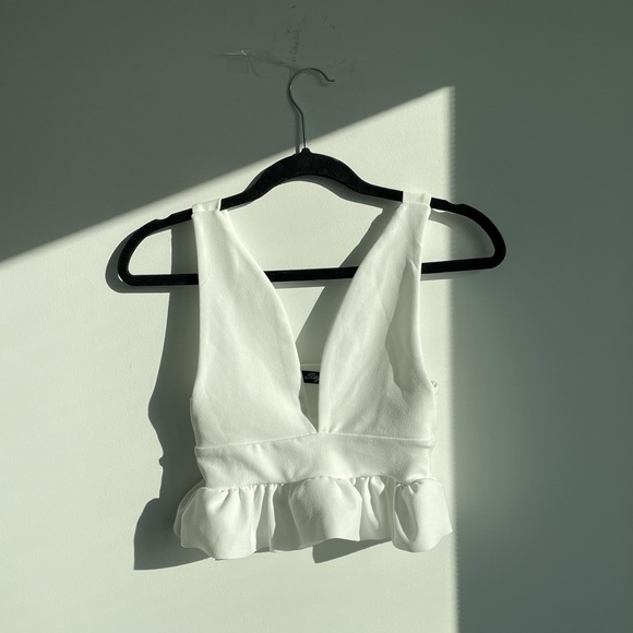 Nasty Gal White Sleeveless Crop - Picture 1 of 1